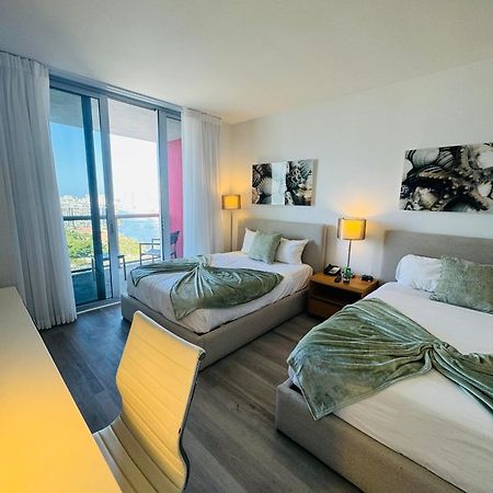 Lovely 2Bed 1Bath Condo With Private Balcony 18Th Floor Hallandale Beach Exteriör bild