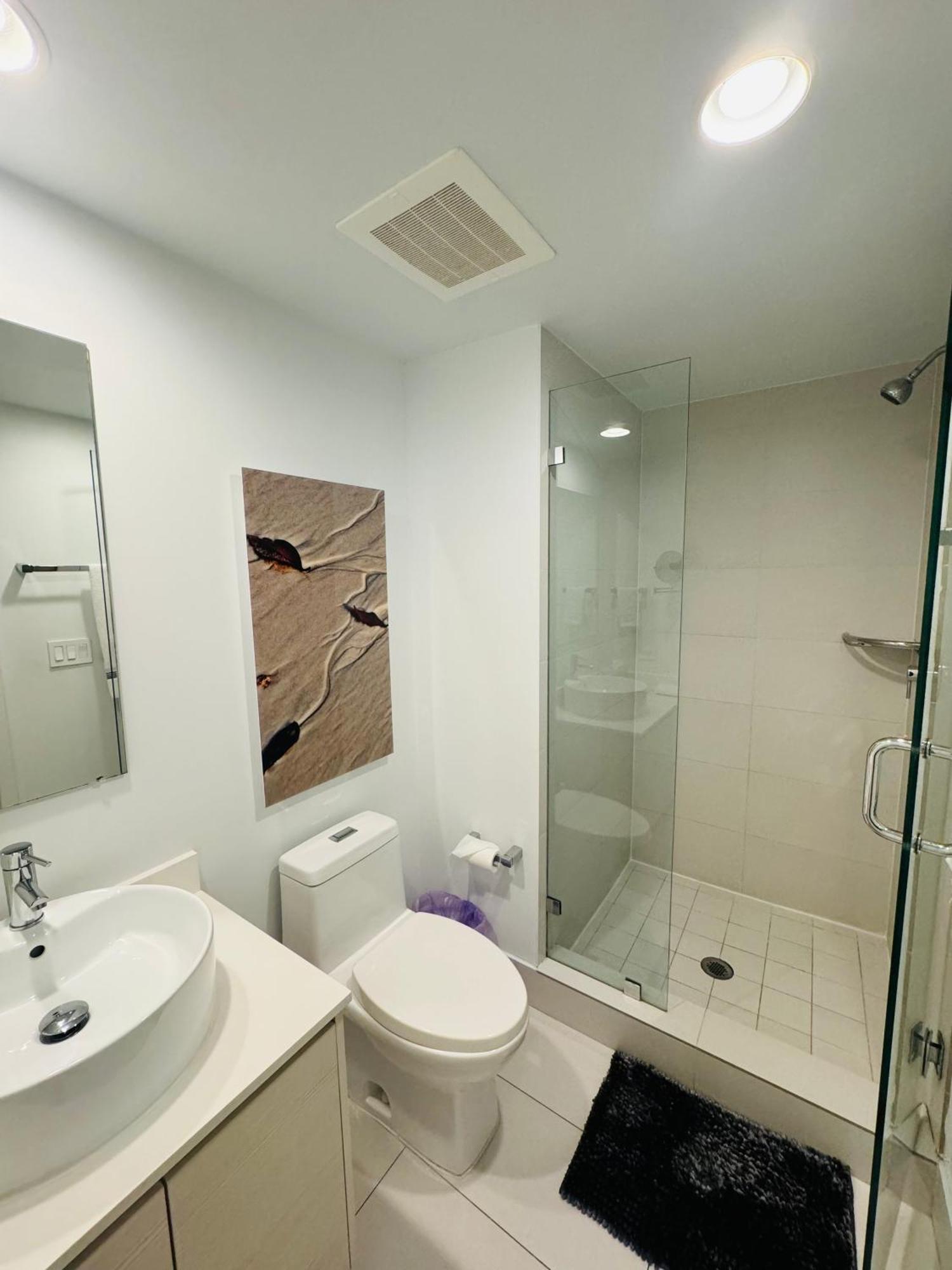 Lovely 2Bed 1Bath Condo With Private Balcony 18Th Floor Hallandale Beach Exteriör bild